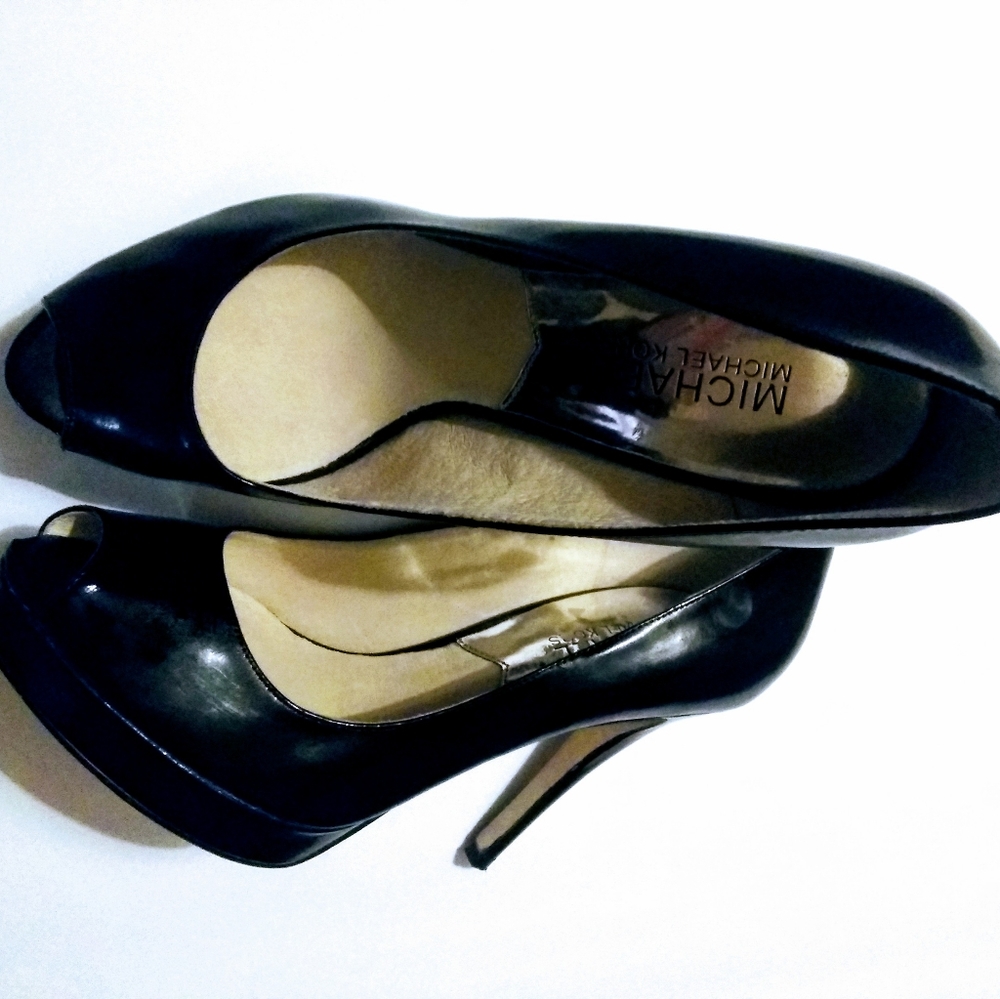 Michael Kors Black Stiletto Heels Sz 6M - Picture 8 of 13